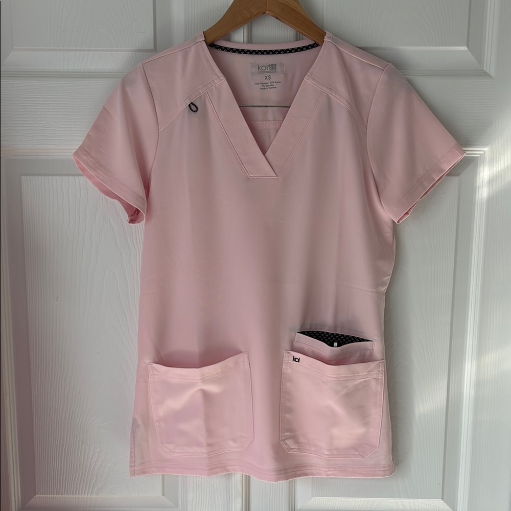 Koi Pink Dream Scrub Top XS